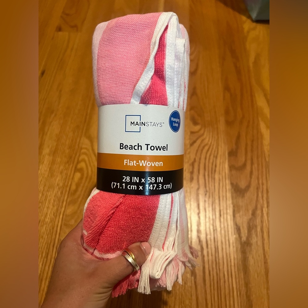 Mainstays Pink and White Beach Towel